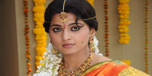 முதன்முறையாக சொந்த குரலில் பேசும் நடிகை அனுஷ்கா!… post thumbnail image