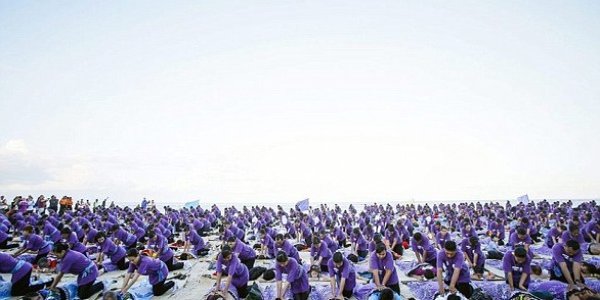ஒரே இடத்தில் 1000 பேர்களுக்கு மசாஜ் செய்து கின்னஸ் சாதனை!… post thumbnail image