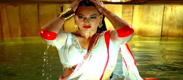 இன்டர்நெட்டில் பரவும் நடிகை சோனாக்ஷி சின்ஹாவின் ஆபாச வீடியோ!… post thumbnail image